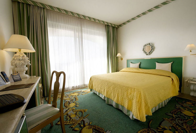 Отель Aris Garden