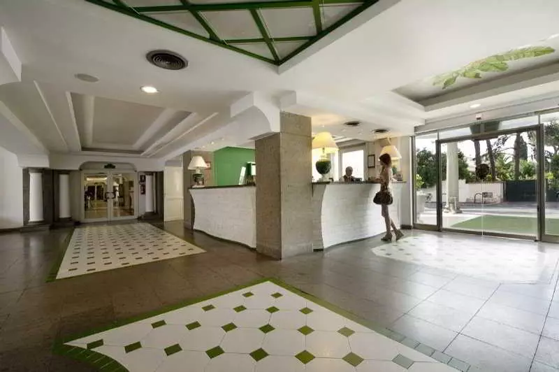 בית מלון כפרי Aris Garden