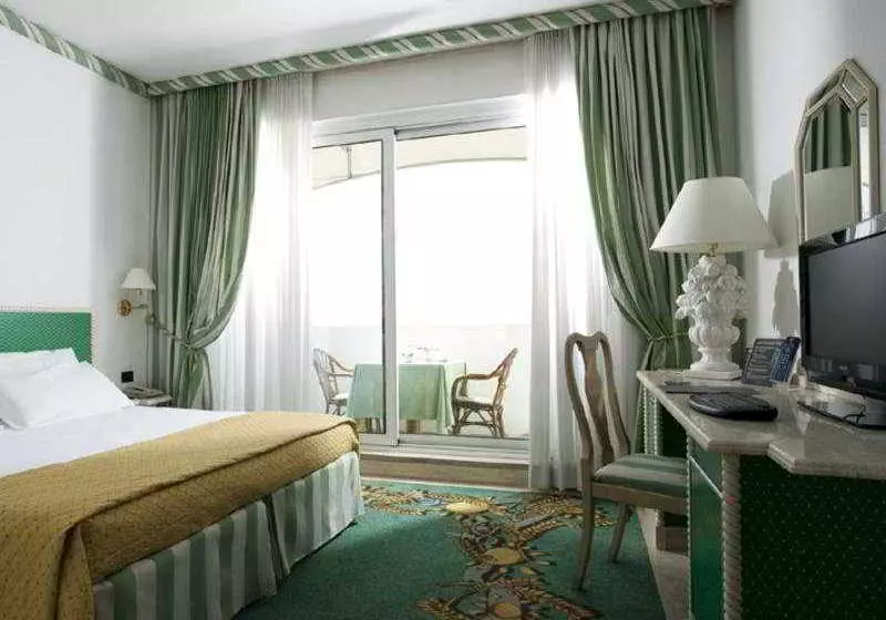 בית מלון כפרי Aris Garden