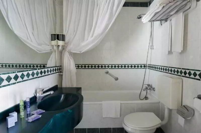 בית מלון כפרי Aris Garden