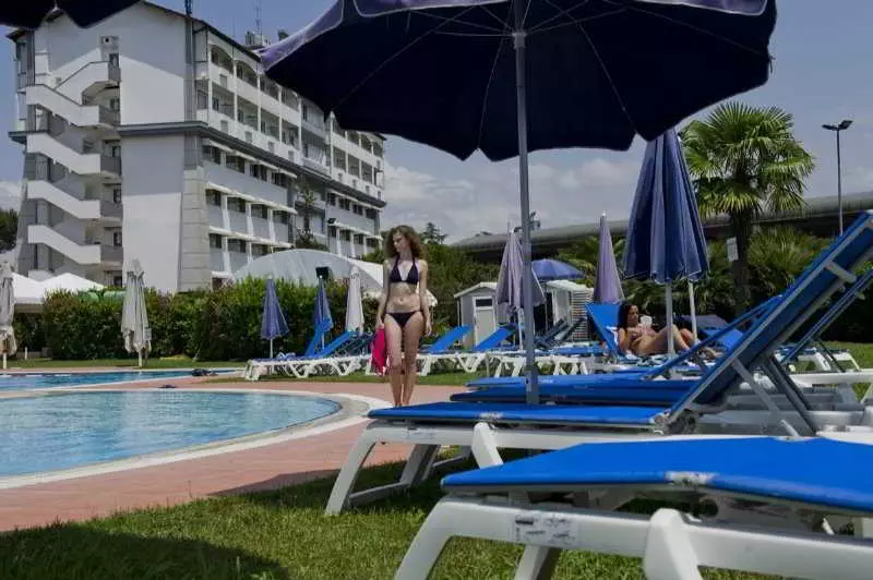 בית מלון כפרי Aris Garden