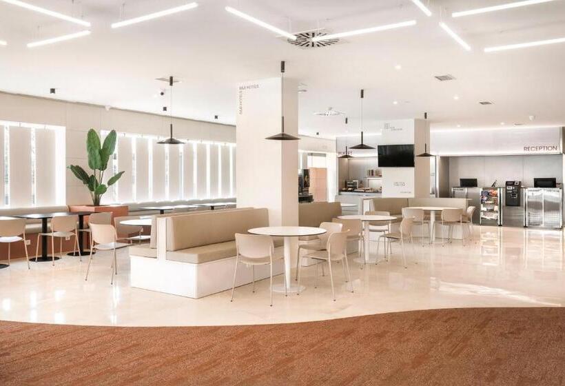 B&b Hotel Granada Estación