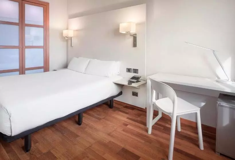 B&b Hotel Granada Estación