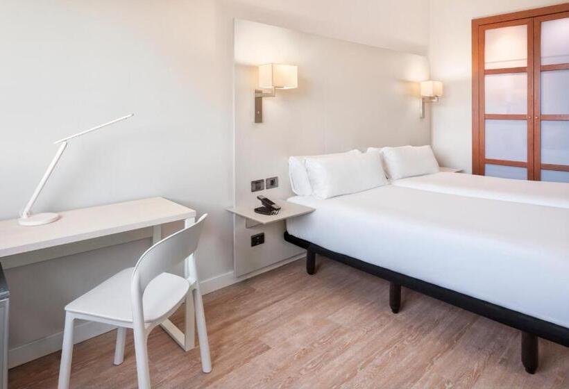 B&b Hotel Granada Estación