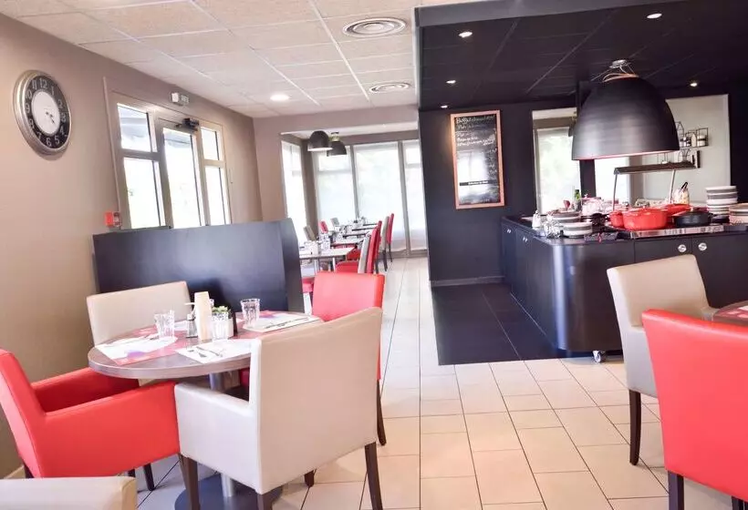 Szálloda Campanile Clermont Ferrand ~ Riom