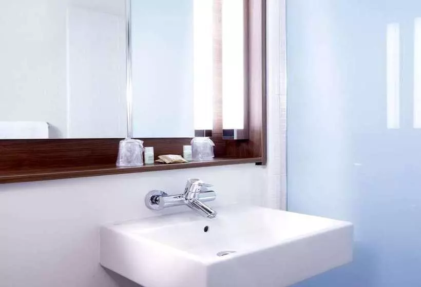 Szálloda Campanile Clermont Ferrand ~ Riom