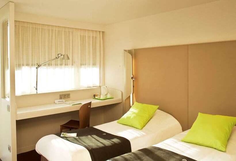 Отель Campanile Clermont Ferrand ~ Riom