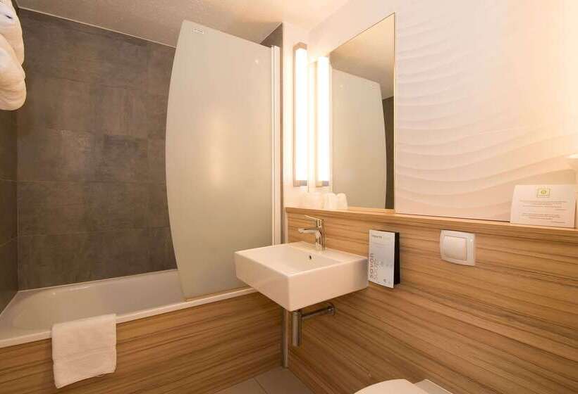 هتل Campanile Reims Ouest  Tinqueux