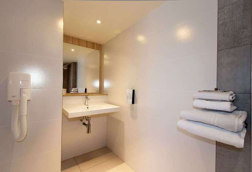 هتل Campanile Reims Ouest  Tinqueux