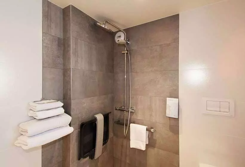 Отель Campanile Reims Ouest Tinqueux