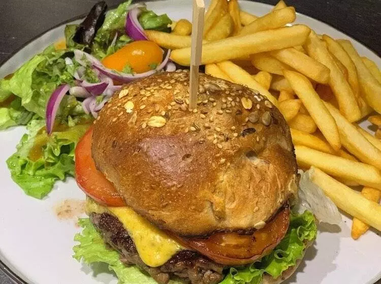 Отель Campanile Reims Ouest Tinqueux