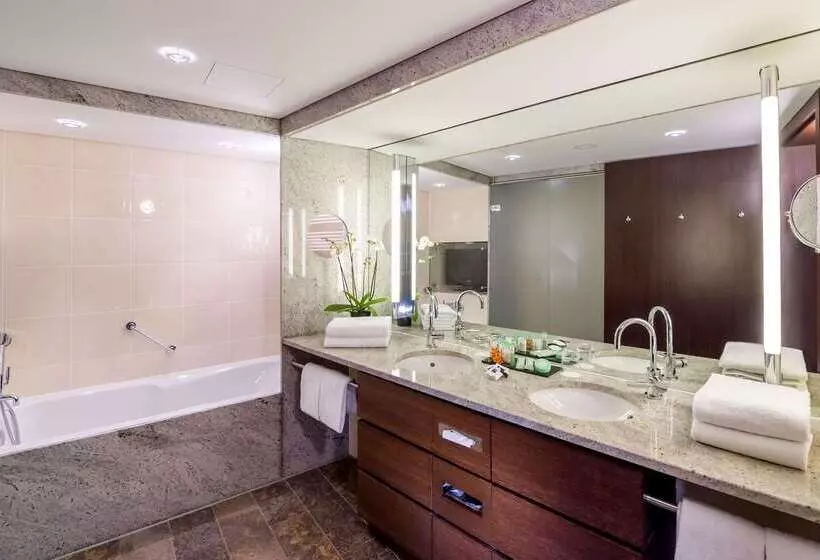 Отель Dorint An Der Kongresshalle  Augsburg