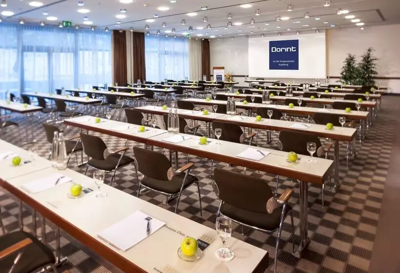 Отель Dorint An Der Kongresshalle  Augsburg