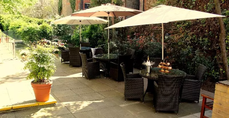 Отель Holiday Inn London Kensington High St., An Ihg