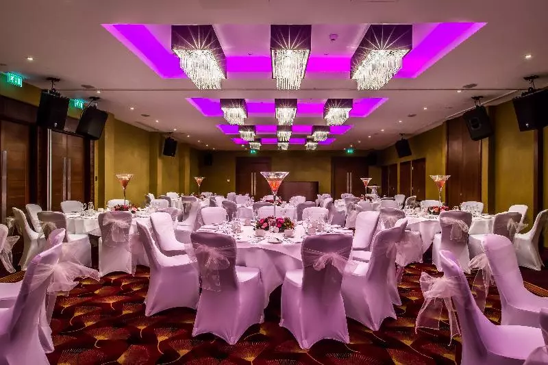 Отель Holiday Inn London Kensington High St., An Ihg