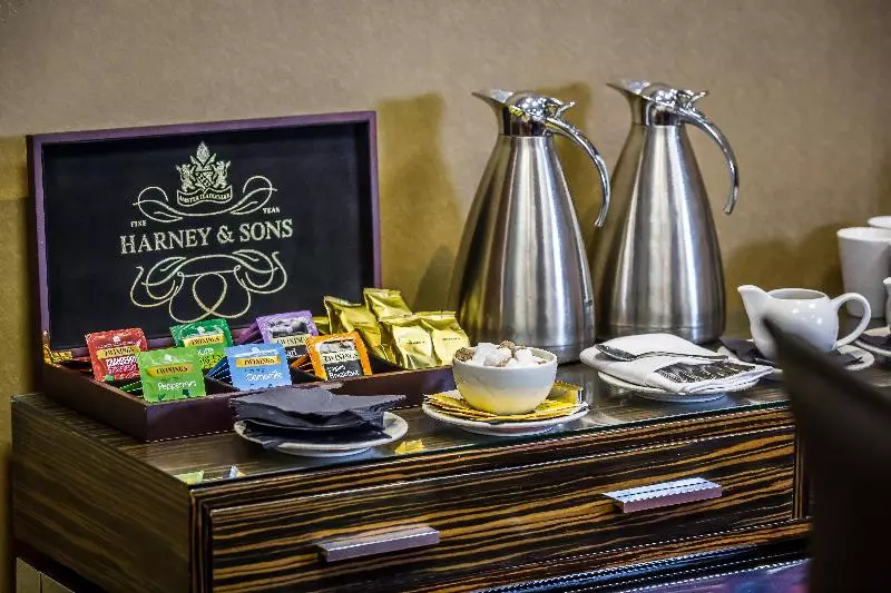 Отель Holiday Inn London Kensington High St., An Ihg