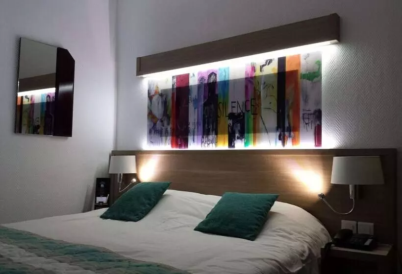 ホテル De Carentan   Anciennement Kyriad