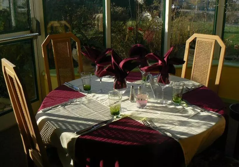 ホテル De Carentan   Anciennement Kyriad