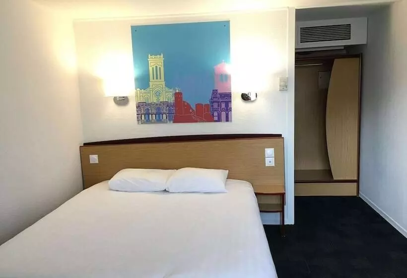 Отель Kyriad Direct Marseille Est  La Valentine