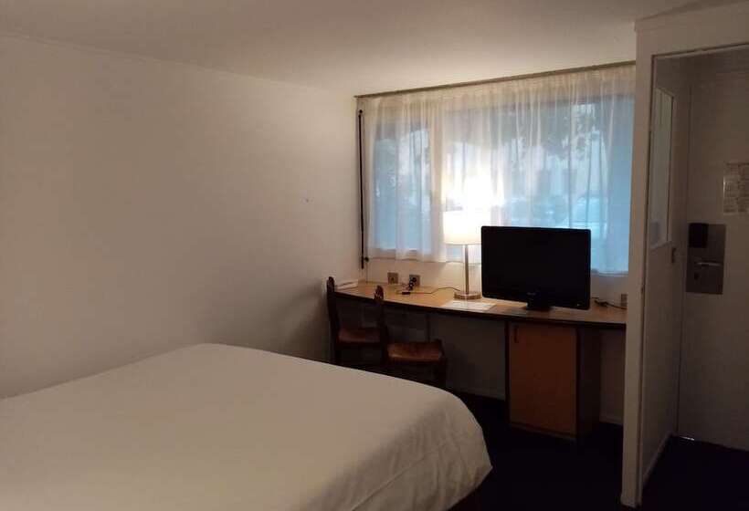 هتل Kyriad Direct Marseille Est  La Valentine