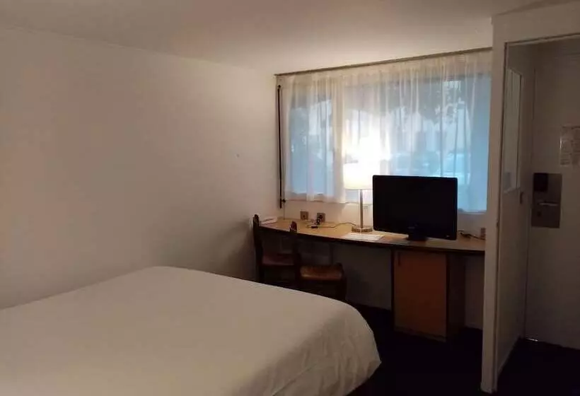 Отель Kyriad Direct Marseille Est  La Valentine