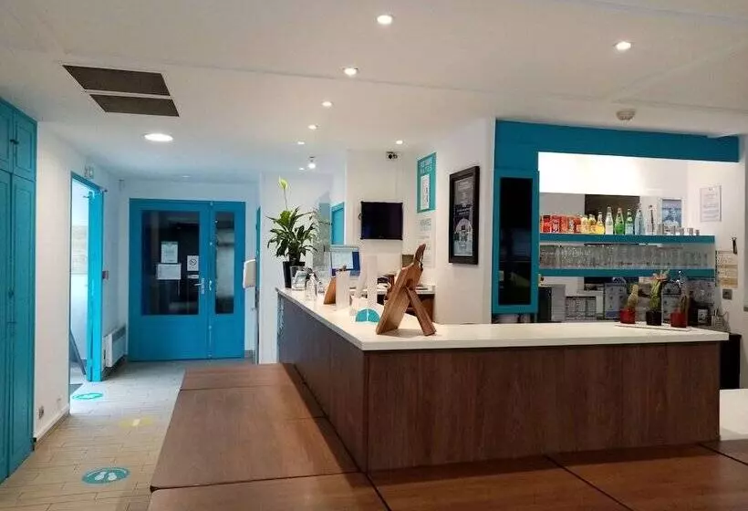 Отель Kyriad Direct Marseille Est  La Valentine