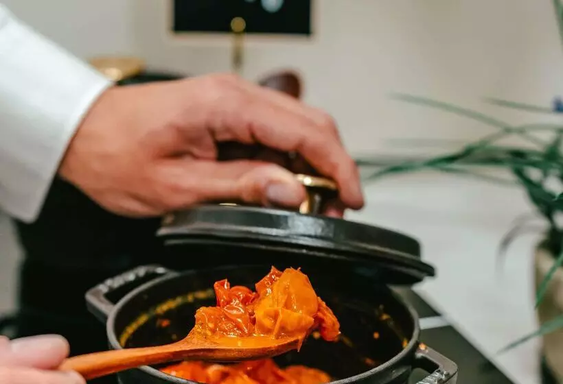 Отель Kyriad Marseille Palais Des Congrès   Vélodrome   Ibis Styles à Partir De Juin 2025