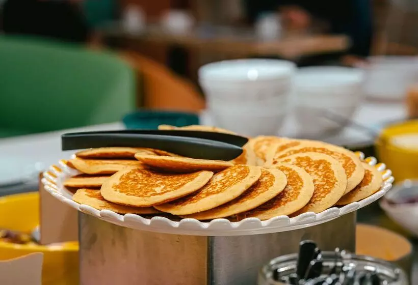 Отель Kyriad Marseille Palais Des Congrès   Vélodrome   Ibis Styles à Partir De Juin 2025