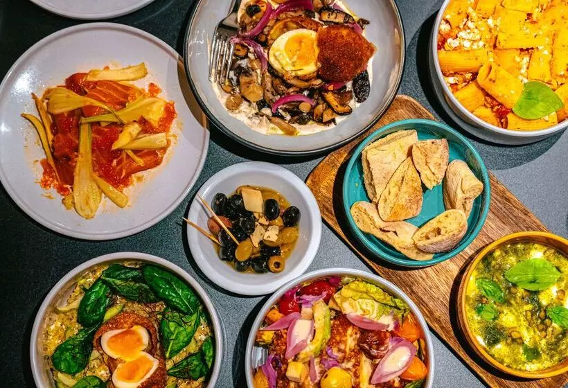 Отель Kyriad Marseille Palais Des Congrès   Vélodrome   Ibis Styles à Partir De Juin 2025