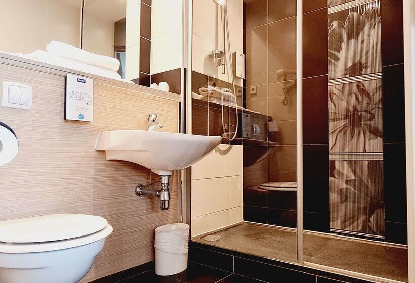 فندق Kyriad Marseille Palais Des Congrès   Vélodrome   Ibis Styles à Partir De Juin 2025