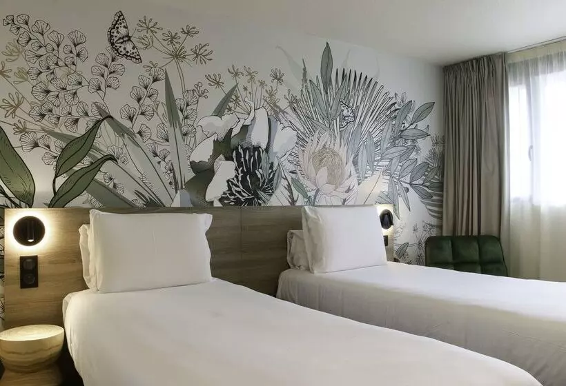 ホテル Kyriad Aéroport Marseille