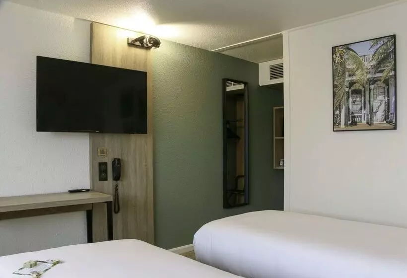 ホテル Kyriad Aéroport Marseille