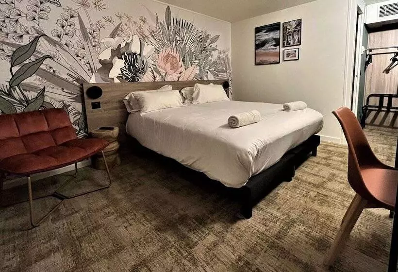 ホテル Kyriad Aéroport Marseille