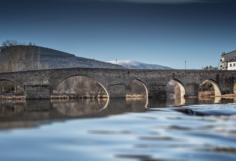 田舎風ホテル Izan Puerta de Gredos