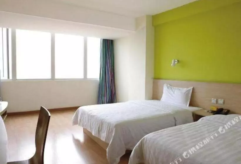 ホテル 7 Days Premium Qingdao Railway Station Zhanqiao Badaxia Plaza