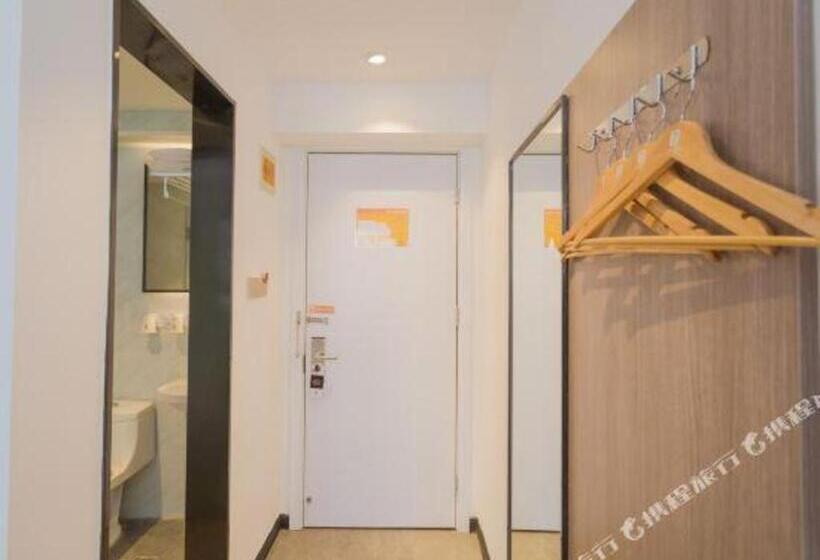 Hotel 7 Days Premium Qingdao Railway Station Zhanqiao Badaxia Plaza