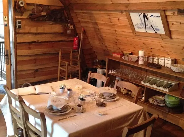 ベッドアンドブレックファースト La Ferme Des Templiers De Fléchinelle