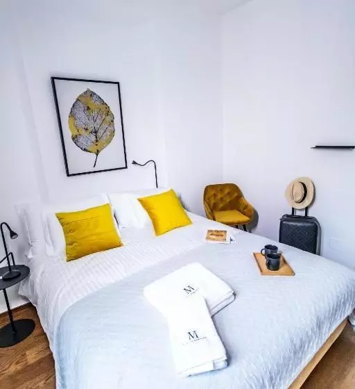 ベッドアンドブレックファースト Villa Muralto Rooms & Garden