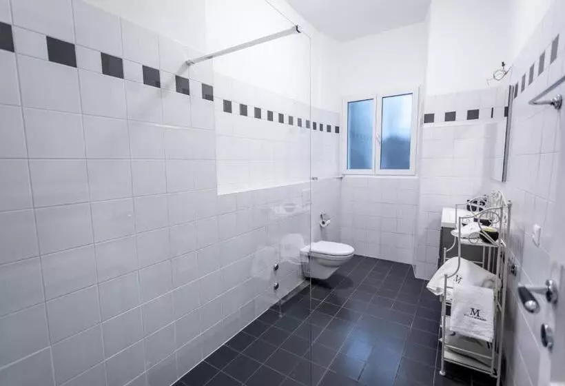 ベッドアンドブレックファースト Villa Muralto Rooms & Garden