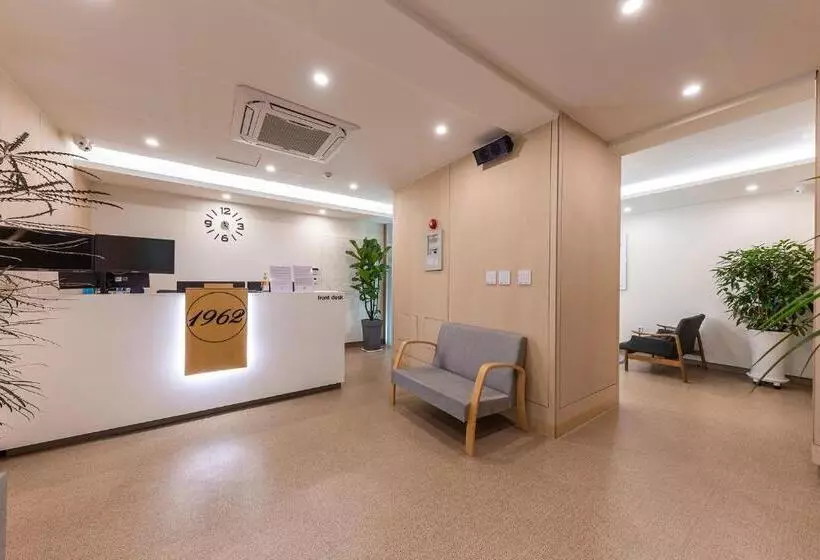 1962 Business Hotel Chuncheon Branch