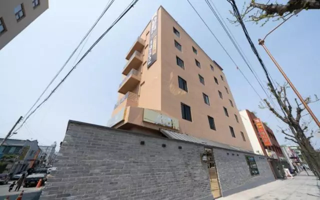 1962 Business Hotel Chuncheon Branch
