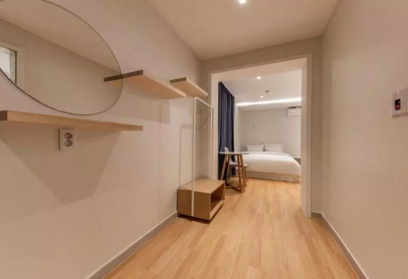 1962 Business Hotel Chuncheon Branch