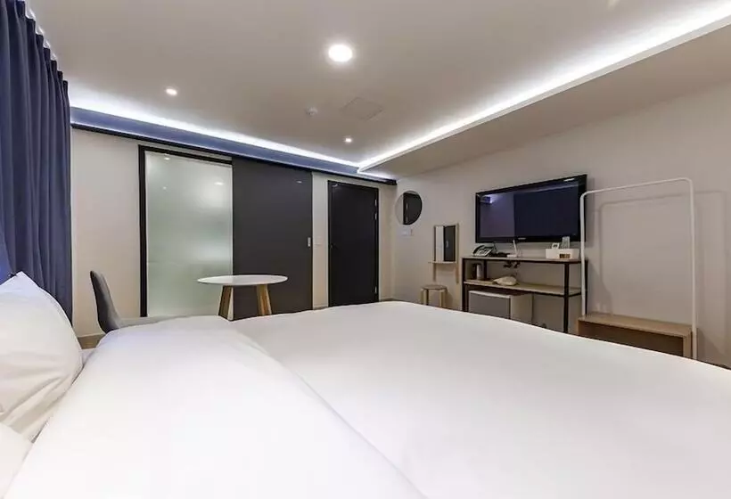 1962 Business Hotel Chuncheon Branch