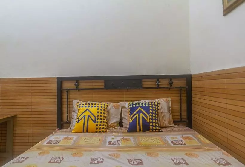 ホテル Spot On 3155 Penginapan Banyu Biru Syariah