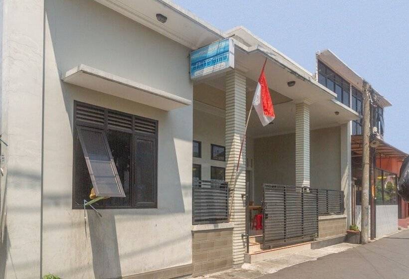 Hotel Spot On 3155 Penginapan Banyu Biru Syariah