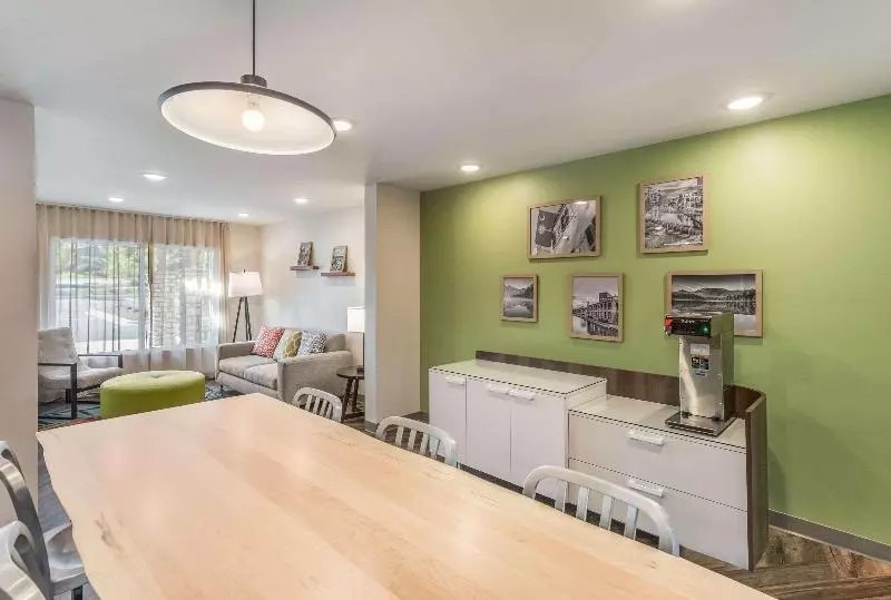 Hotelli Woodspring Suites Greenville Haywood Mall