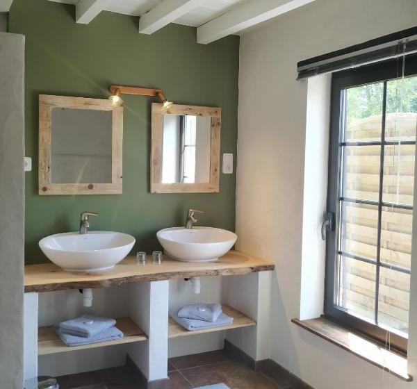 住宿加早餐  La Résinière De Pirique