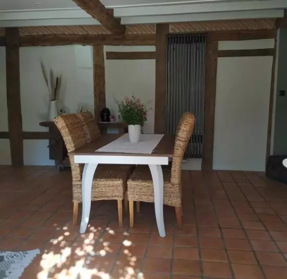 Aamiaismajoitus (B&B) La Résinière De Pirique