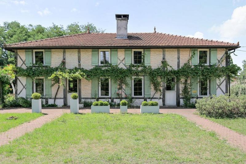 住宿加早餐  La Résinière De Pirique