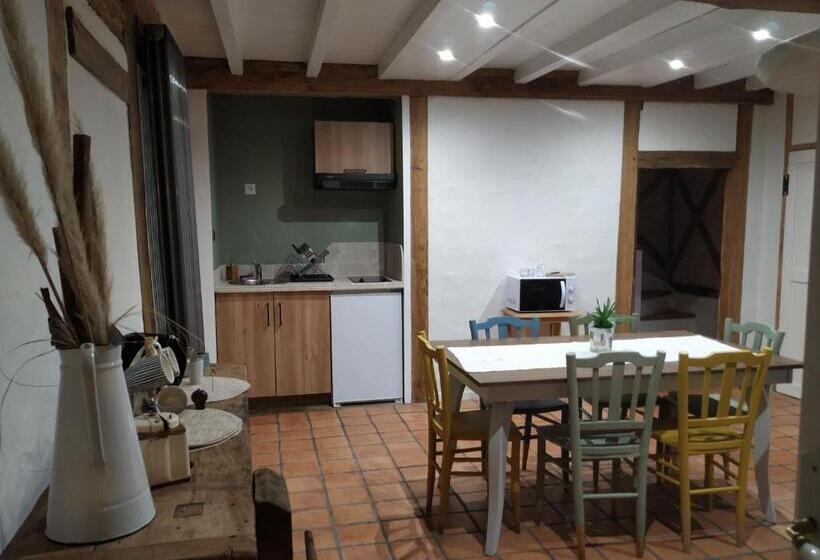 住宿加早餐  La Résinière De Pirique